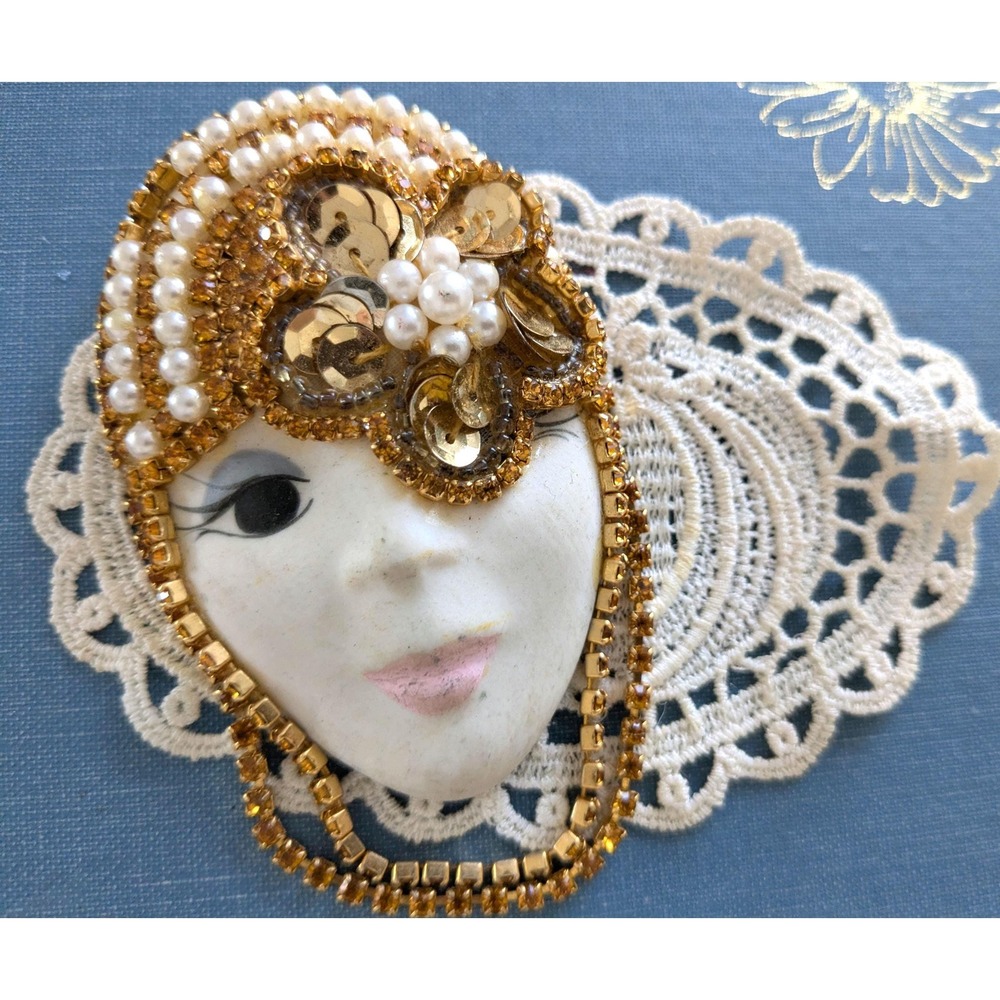 Vintage Porcelain Face Brooch – Signed De Lois 87 – Art Brooch with Pearl & Gold